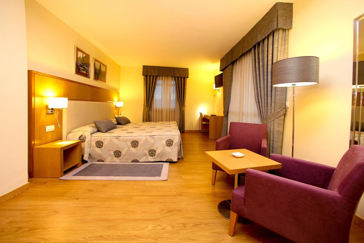 מונפורט דה למוס Hotel Condes De Lemos Espana מראה חיצוני תמונה
